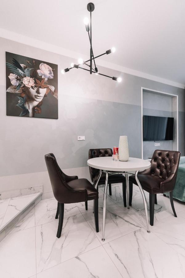 Royal Tower Vip Smart Apartments 1 Киев Экстерьер фото