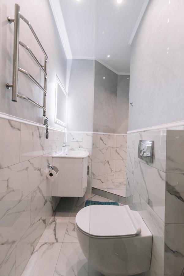Royal Tower Vip Smart Apartments 1 Киев Экстерьер фото