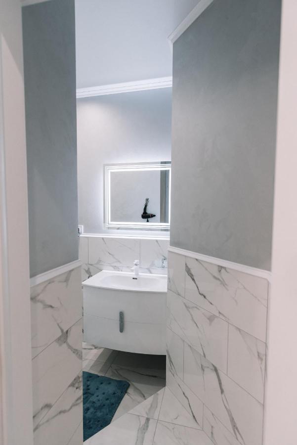 Royal Tower Vip Smart Apartments 1 Киев Экстерьер фото